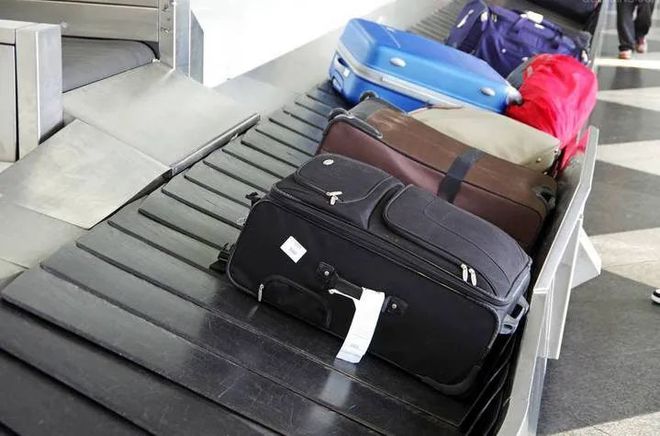 8000元貴重行李箱托運被砸癟，為何只賠償500元？解析航空行李托運賠償機制